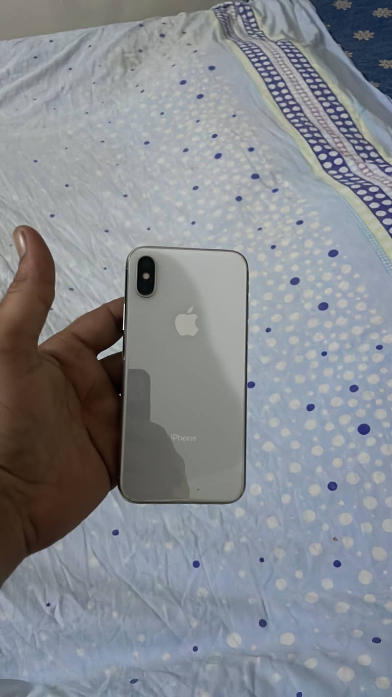 Apple iPhone X 4