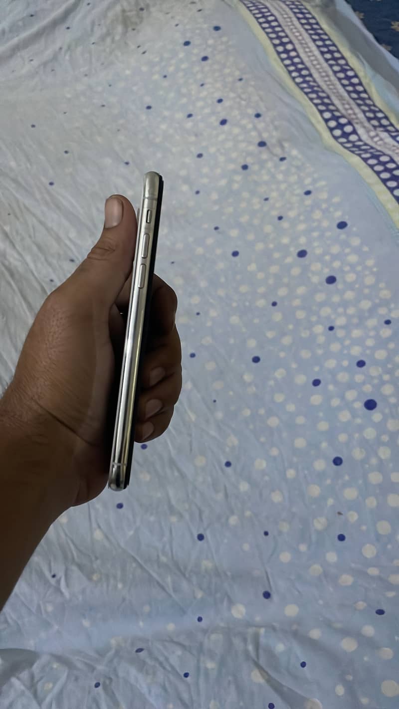 Apple iPhone X 5