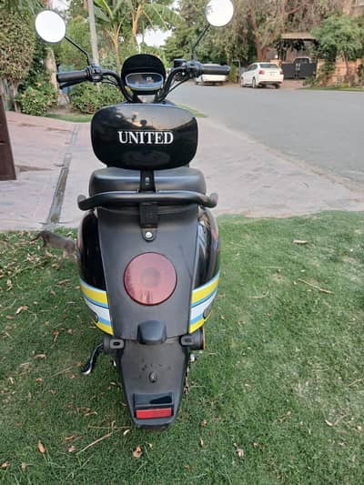 united electric classy sport scooty