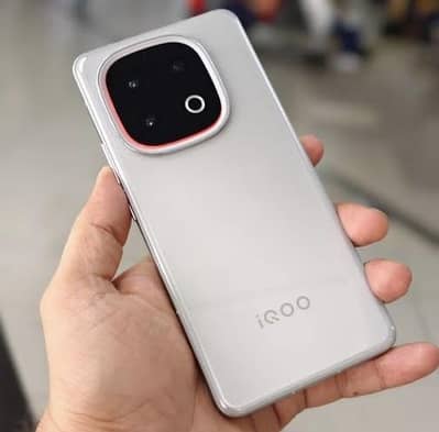 Vivo iQOO 13