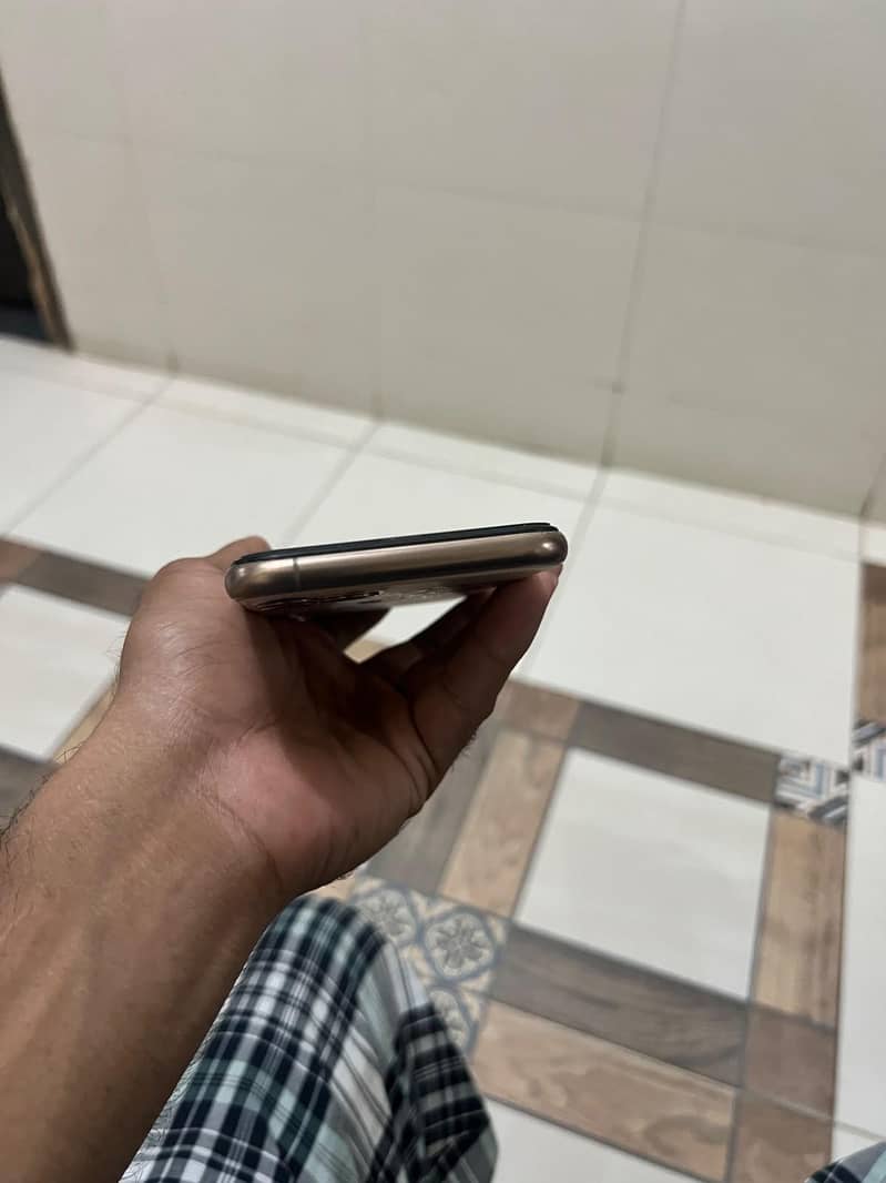 Apple iPhone 11 Pro 3