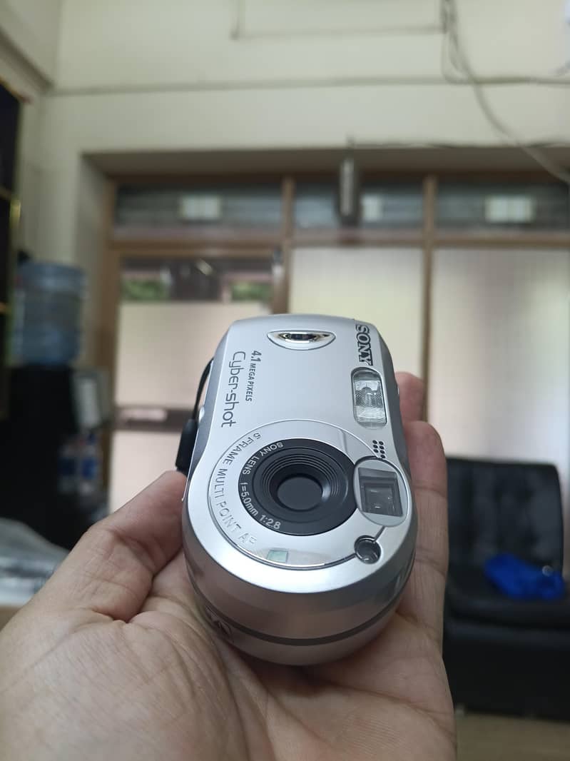 Sony 4.1 Megapixels Digital Camera 4