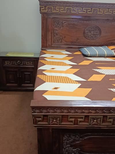 Bed, dressing, side tables