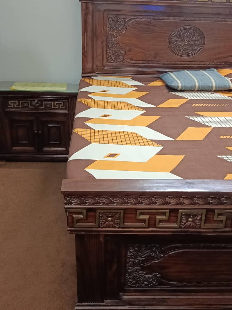 Bed, dressing, side tables 1