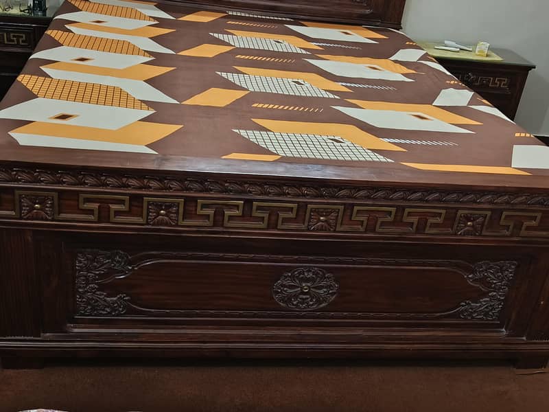 Bed, dressing, side tables 6