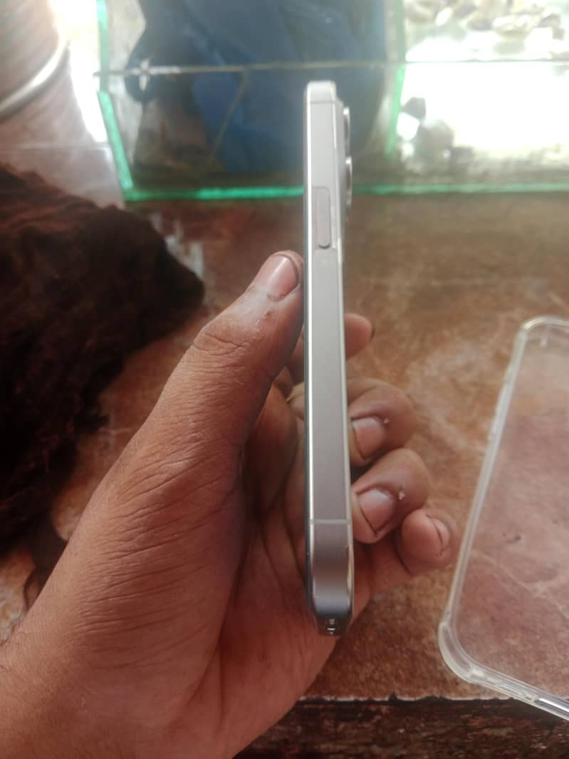 Apple iPhone 15 Pro 1