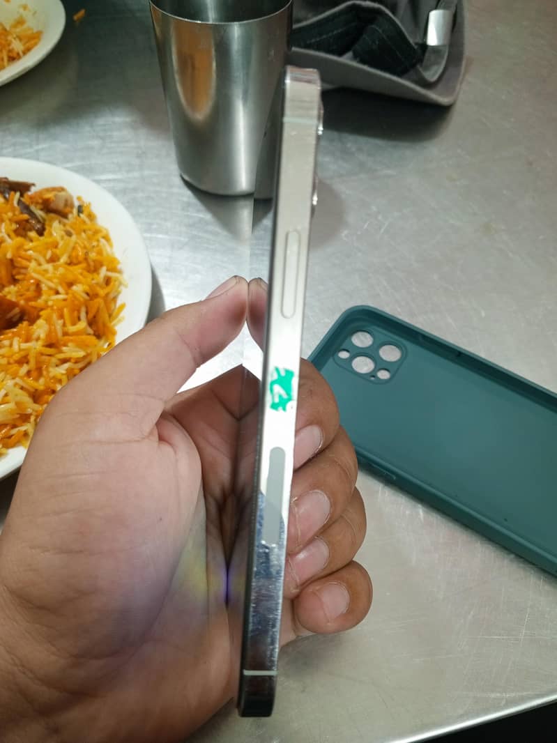 Apple iPhone 12 Pro 2