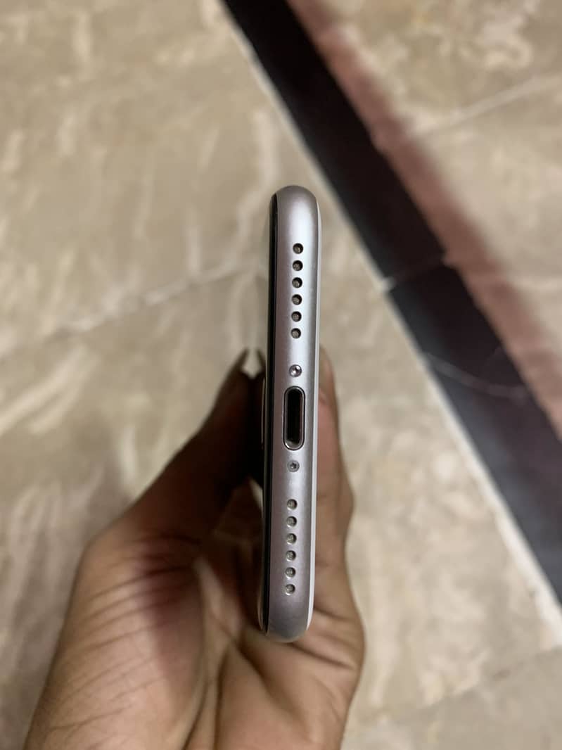 Apple iPhone SE 2020 1