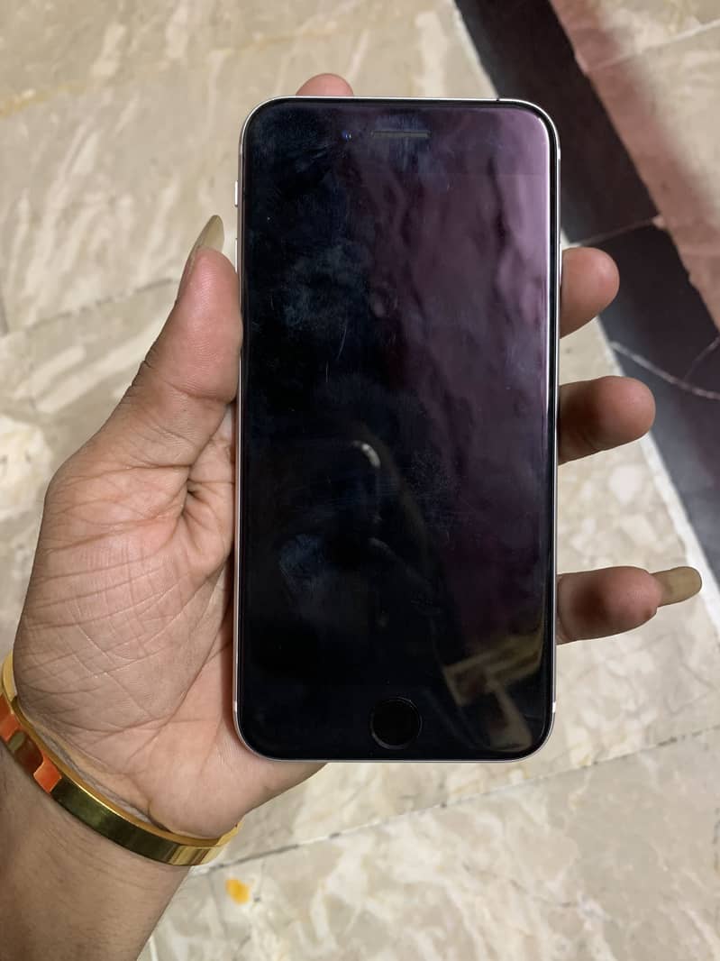 Apple iPhone SE 2020 2