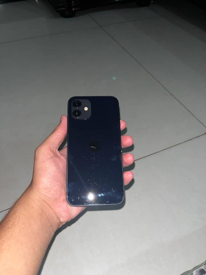 Apple iPhone 12 6