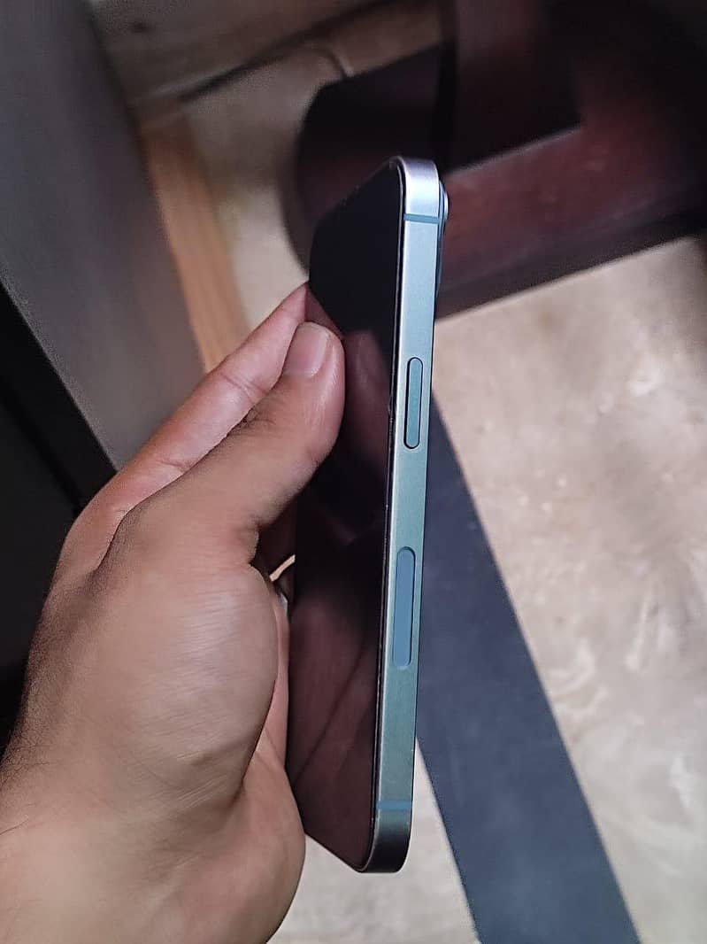 Apple iPhone 14 3