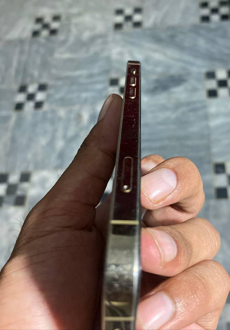 Apple iPhone 12 Pro 4