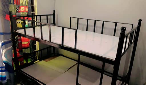Heavy-Duty Iron Bunk Bed (Gently Used – Excellent Condition)