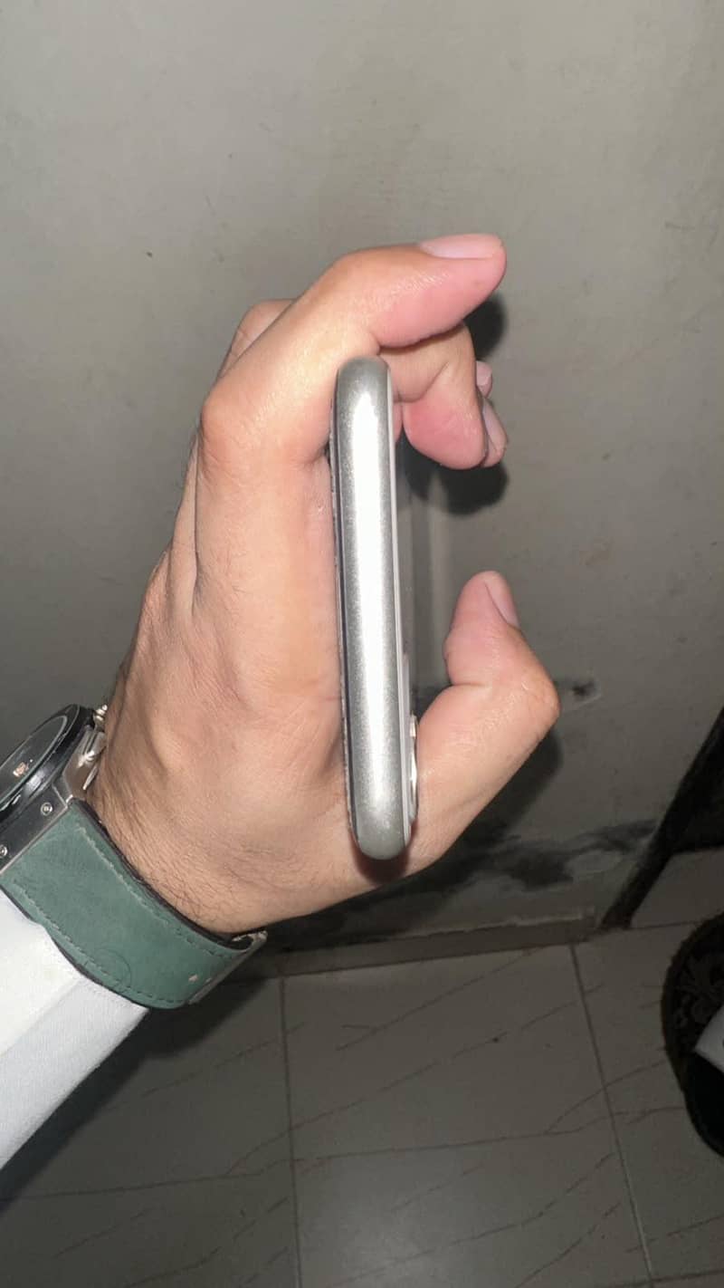 Apple iPhone 11 2