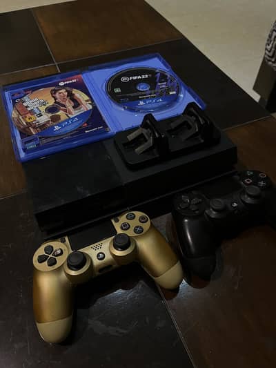 PS4 FAT | 2 CONTROLLERS | 2 CDS | 500GB
