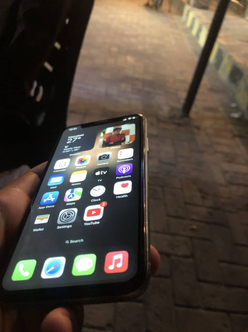 Apple iPhone X 5