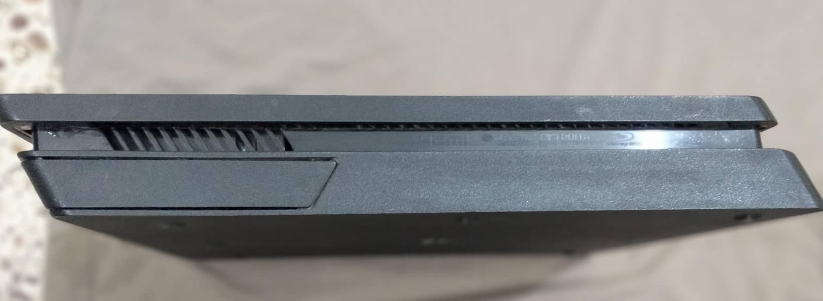 PS4 Slim 2