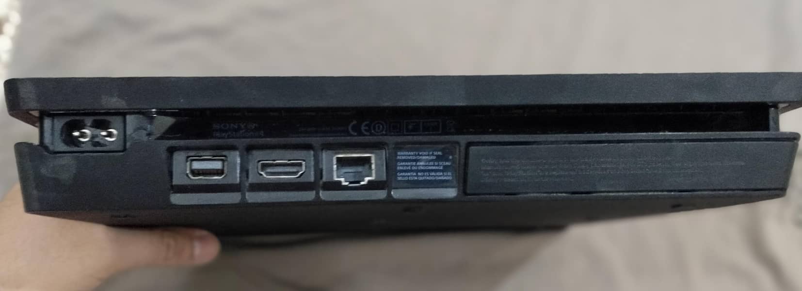 PS4 Slim 3