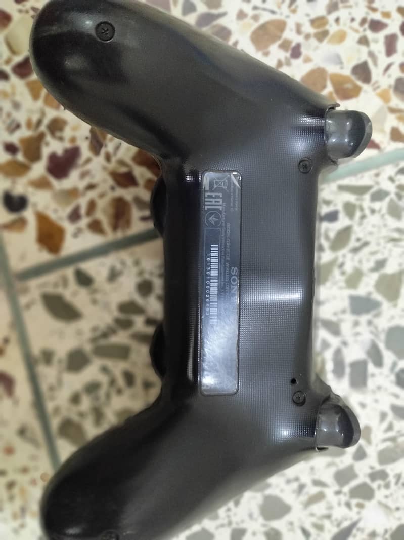 PS4 Slim 5