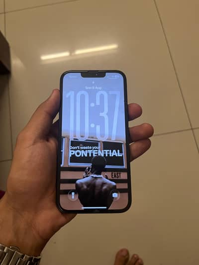 Apple iPhone 13