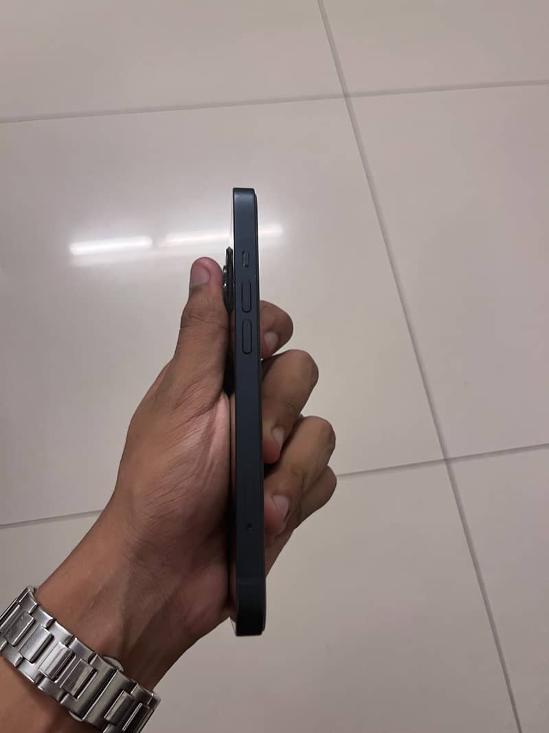 Apple iPhone 13 1