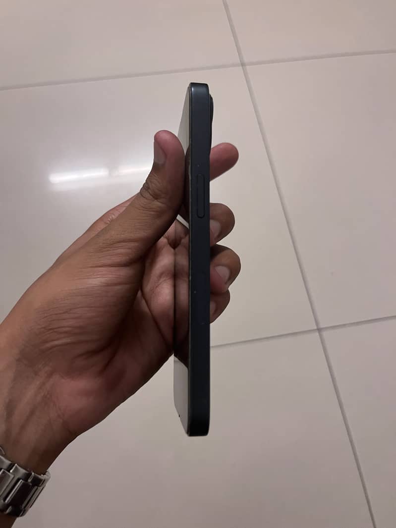 Apple iPhone 13 5