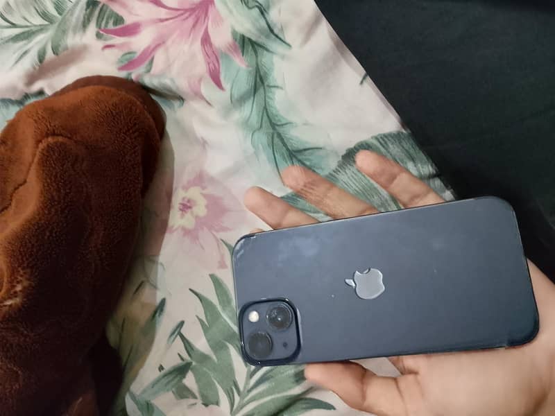 Apple iPhone 13 1