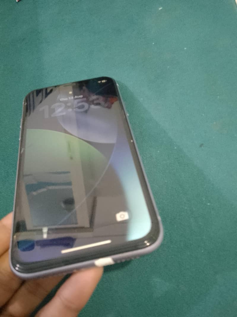 Apple iPhone 11 3