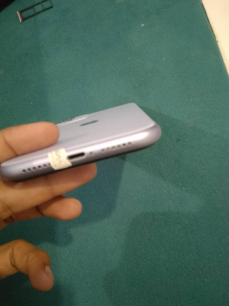 Apple iPhone 11 5