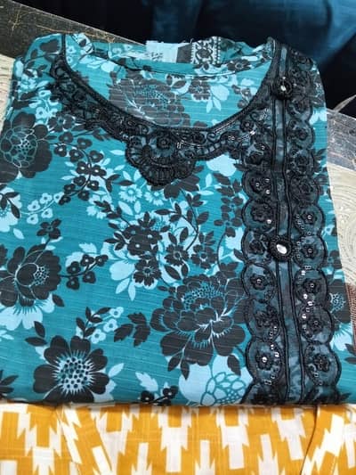 ladies 3psc stitched suits available for sell