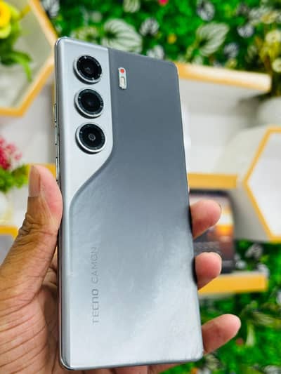 Tecno CAMON 40 Pro