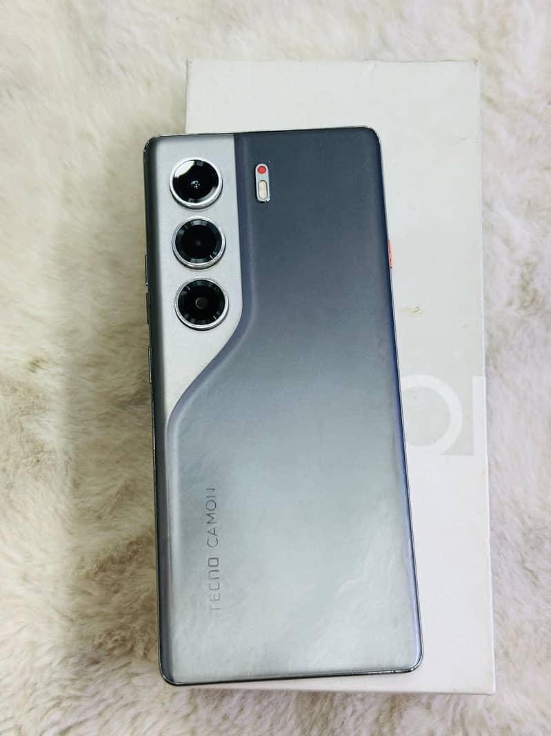 Tecno CAMON 40 Pro 3