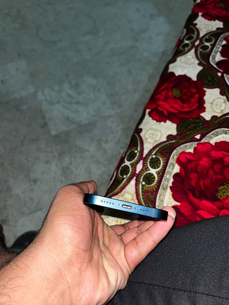 Apple iPhone 14 2