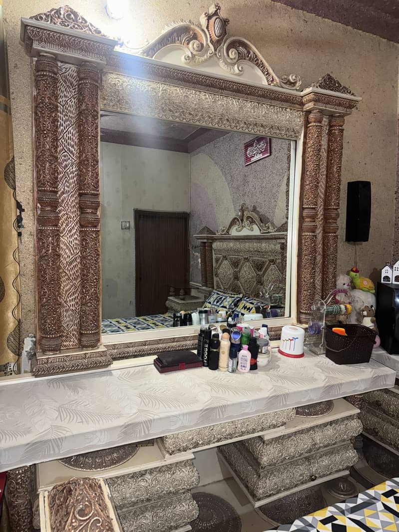 – Bed, Dressing Table, Showcase, Wardrobe 1