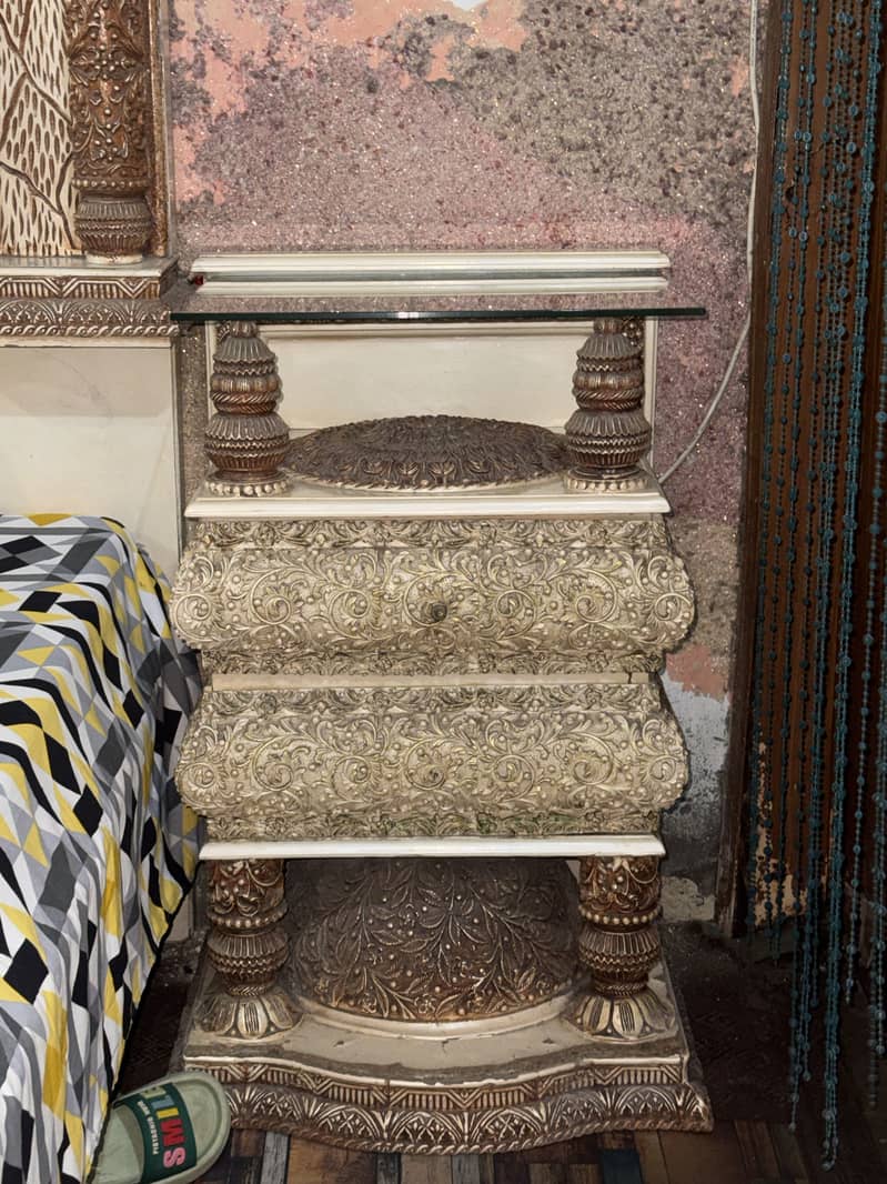 – Bed, Dressing Table, Showcase, Wardrobe 4