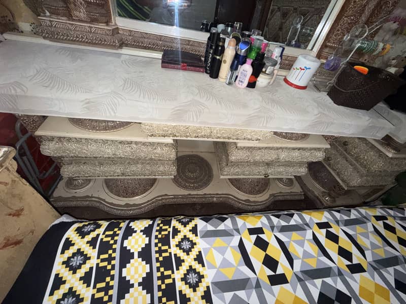 – Bed, Dressing Table, Showcase, Wardrobe 5