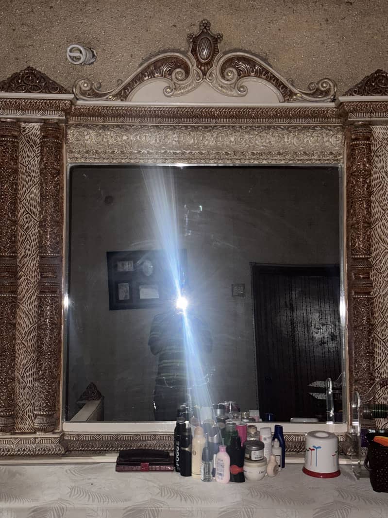 – Bed, Dressing Table, Showcase, Wardrobe 8