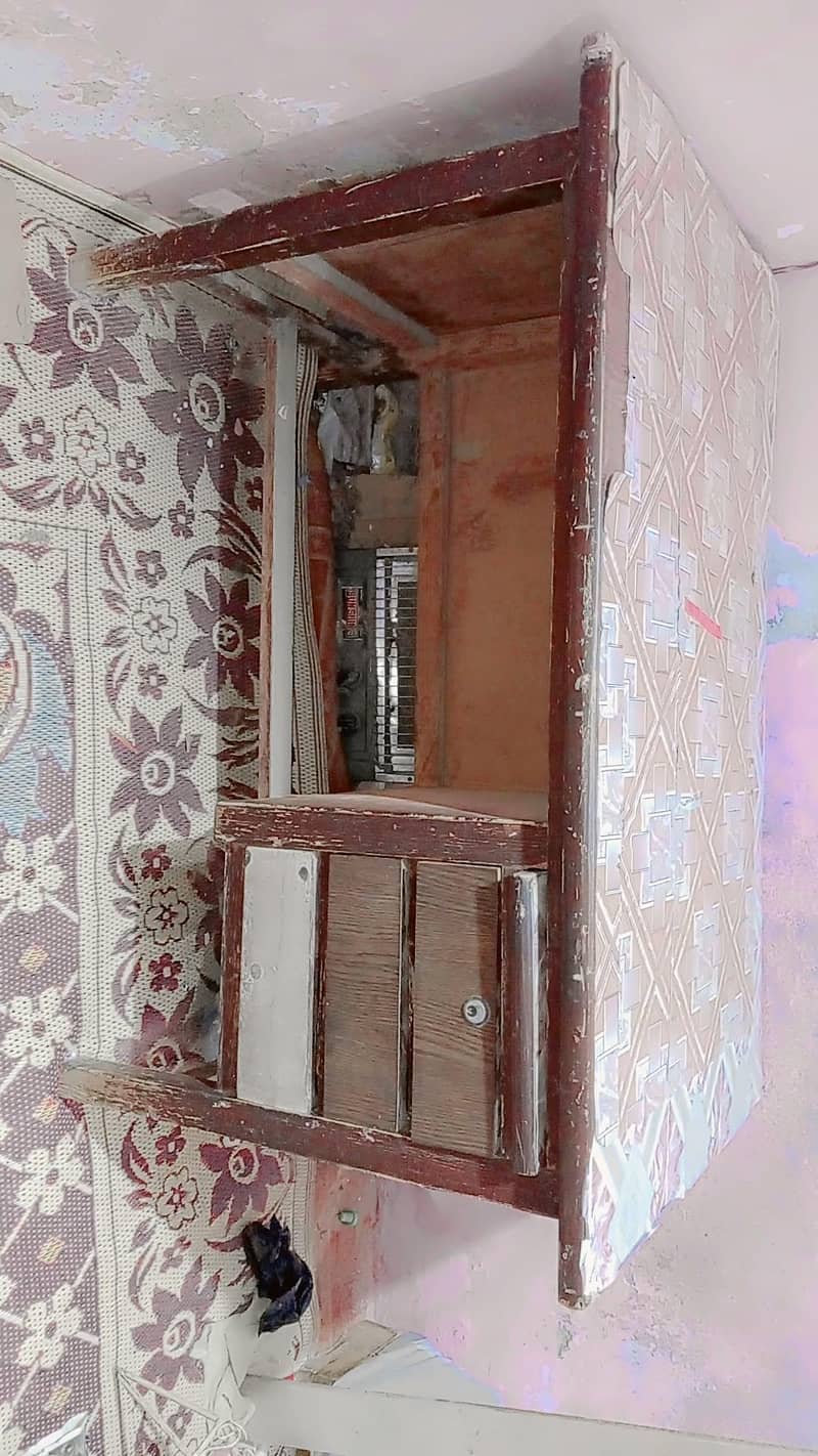 Computer Table 1