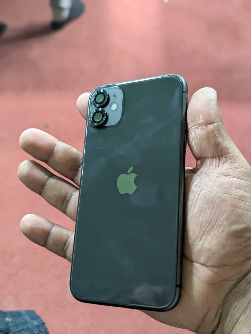 Apple iPhone 11 4