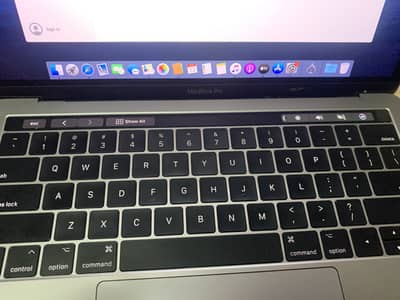 MacBook Pro 2017 8gb 500gb