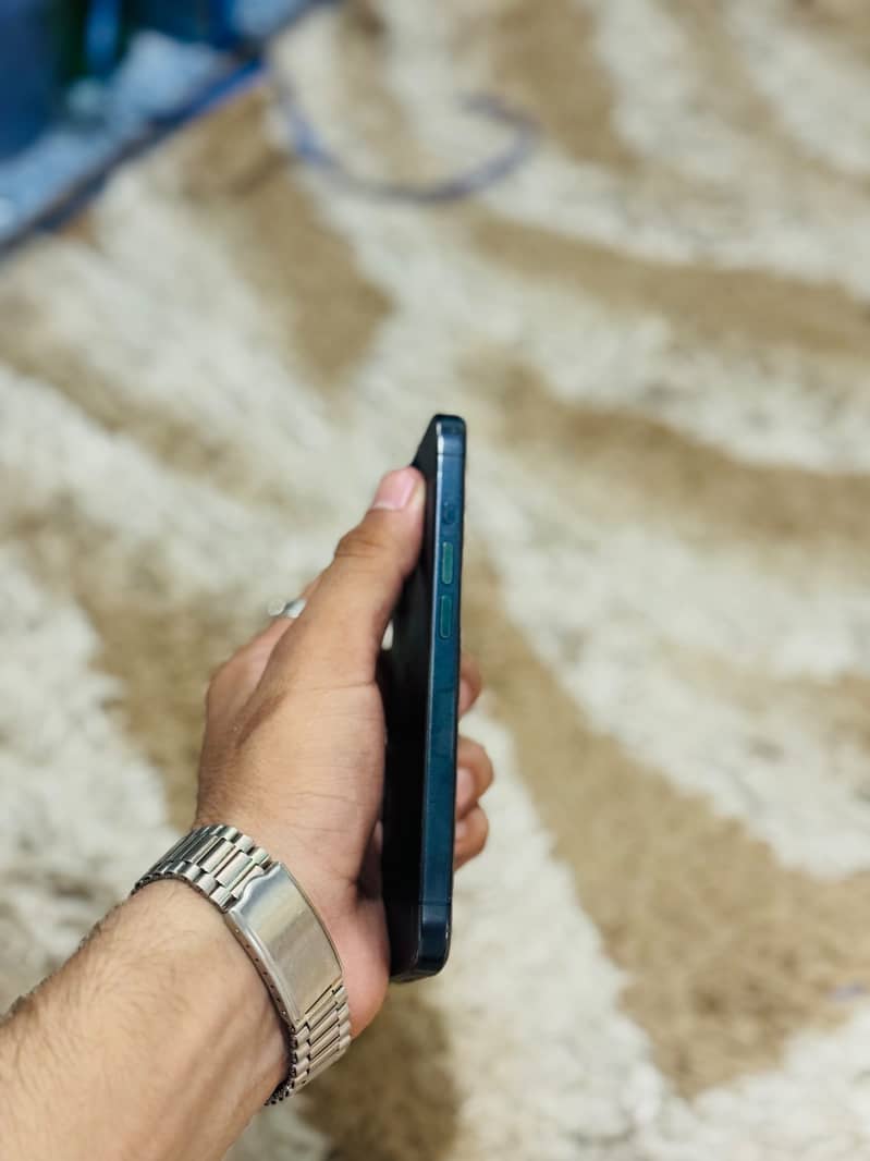 Apple iPhone 15 Pro 1