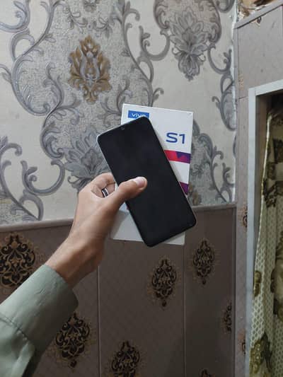 Vivo S1 with Box 4.128gb 03266936337 call and WhatsApp