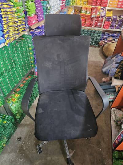 selling used chair very cheap