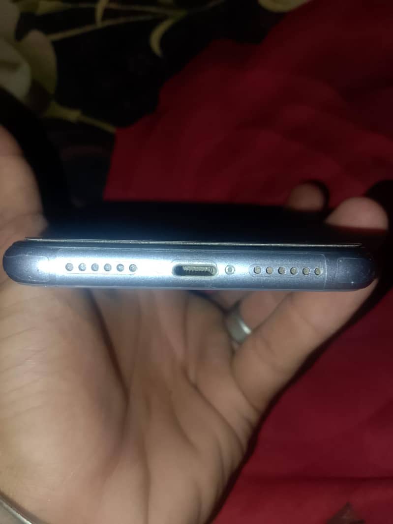 Apple iPhone 11 5