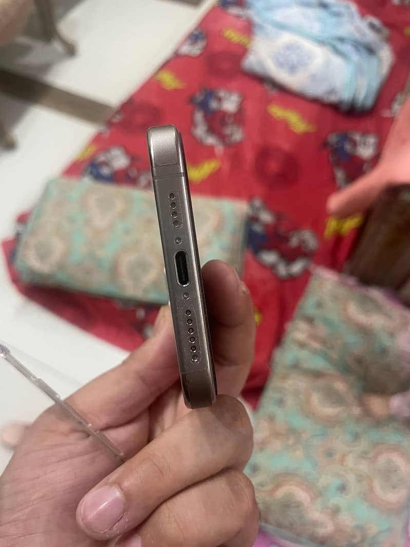 Apple iPhone 15 Pro Max 8