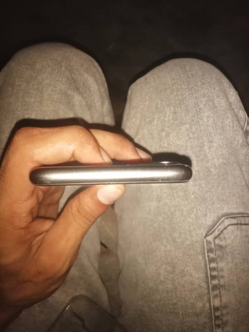 Apple iPhone 11 1