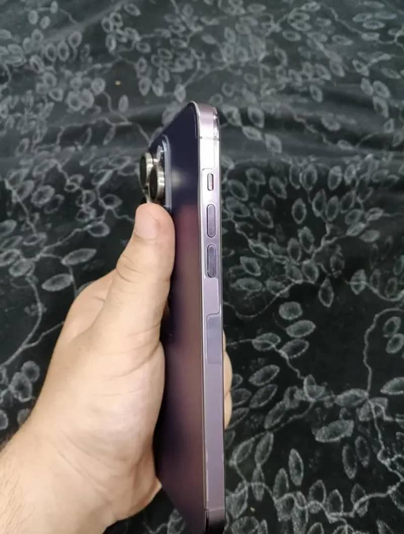 Apple iPhone 14 Pro Max 1