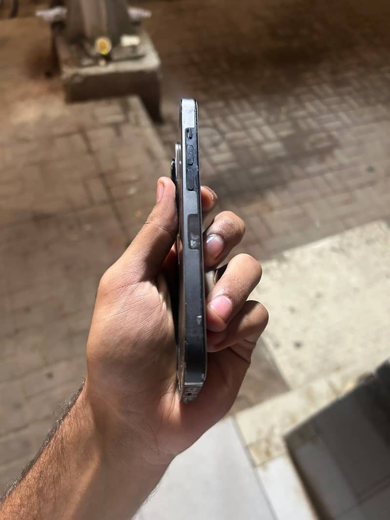 Apple iPhone 14 Pro 4