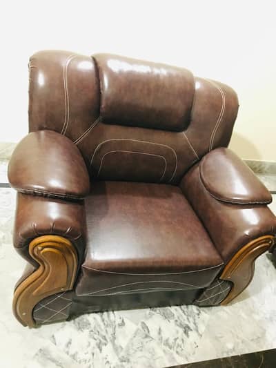 Executive Leatherette Sofa Set (7 Seater / Excellent Condition)10/10