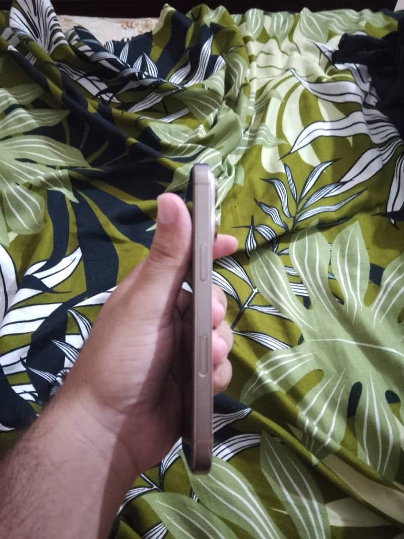 iphone 16 pro jv 3